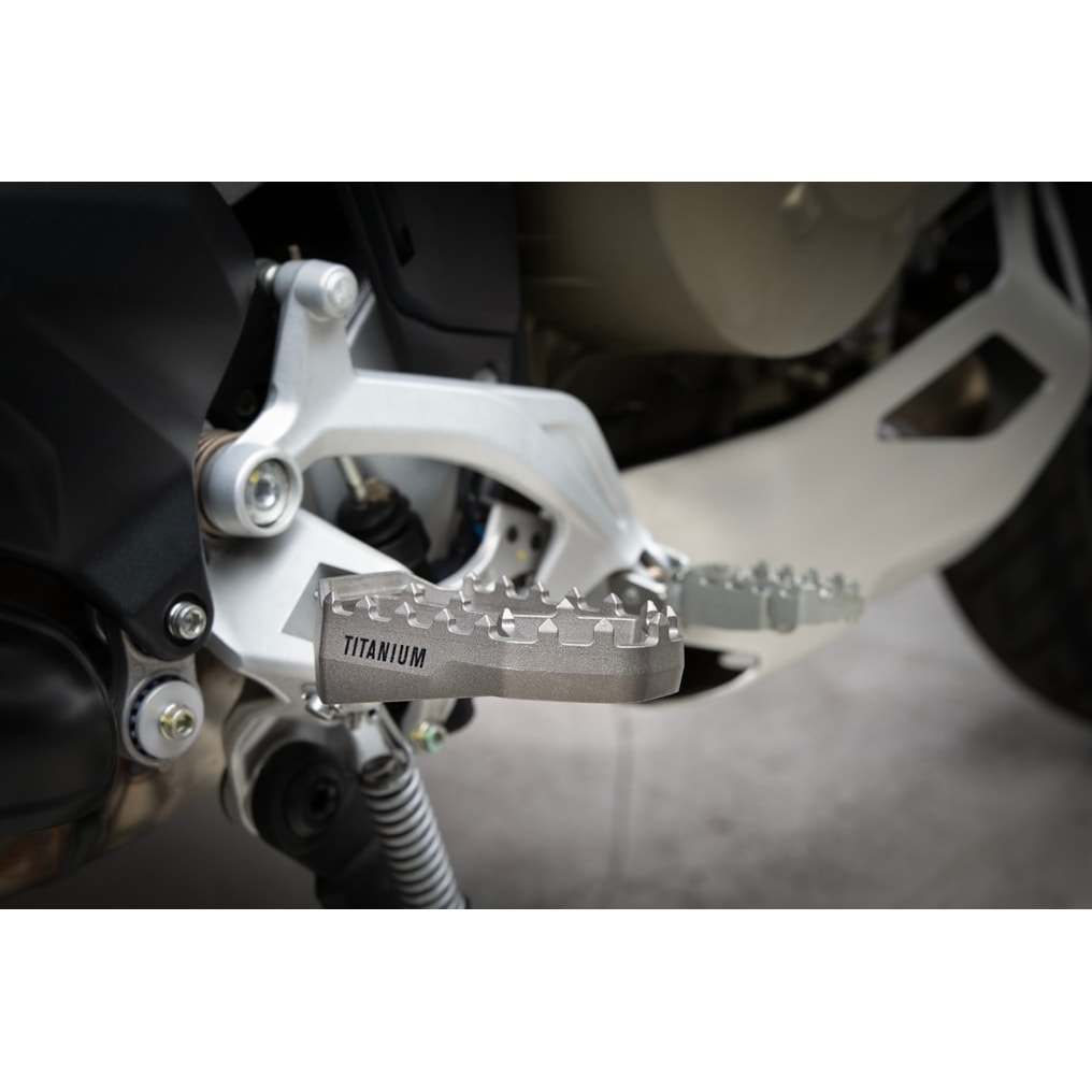 Akrapovic-Fußrastenpaar Titan F-D12T1 für Ducati Multistrada V2/V4 25--0003307050000001