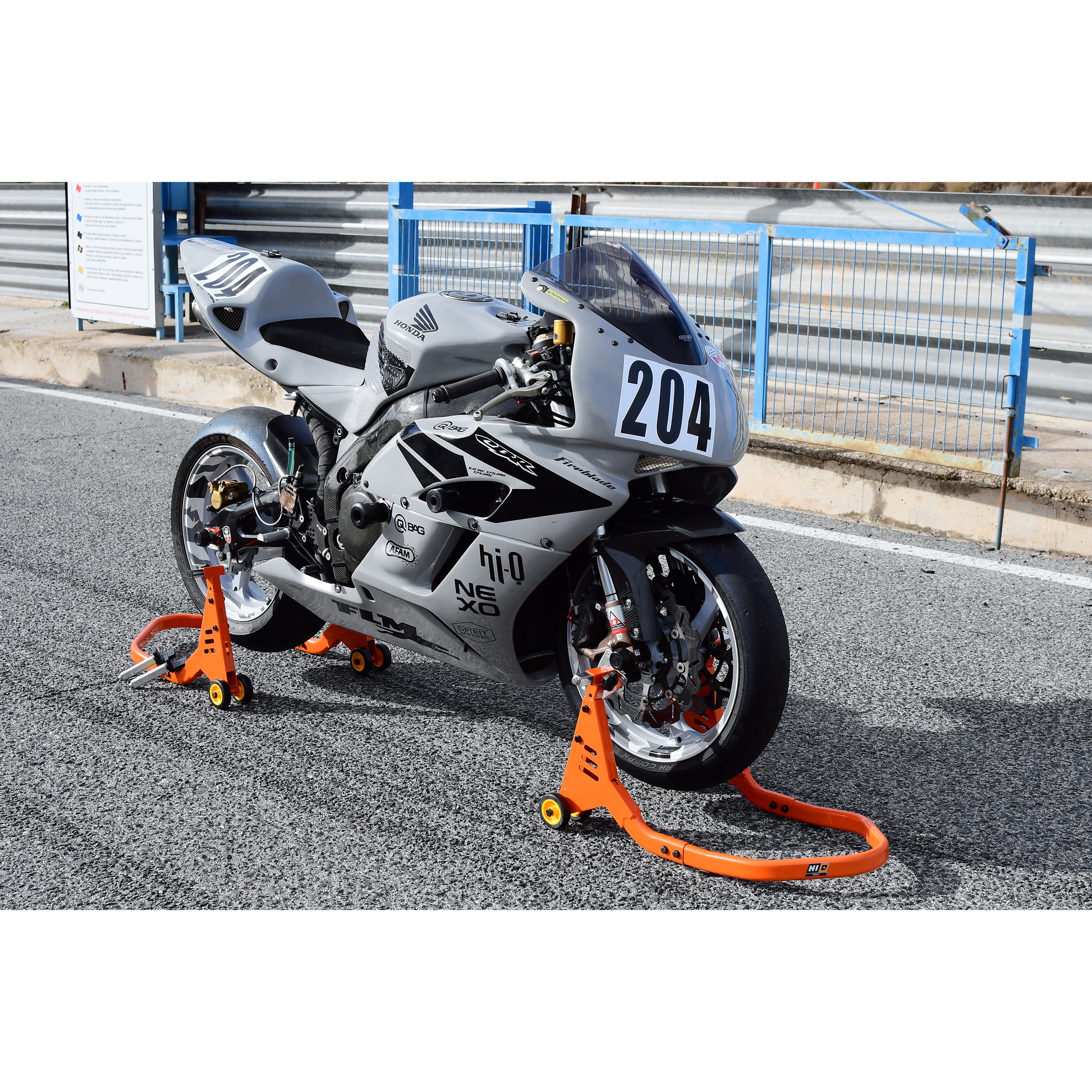 Hi-Q Tools-Montageständer IV vorne orange unter Gabelholme-5750001148000110