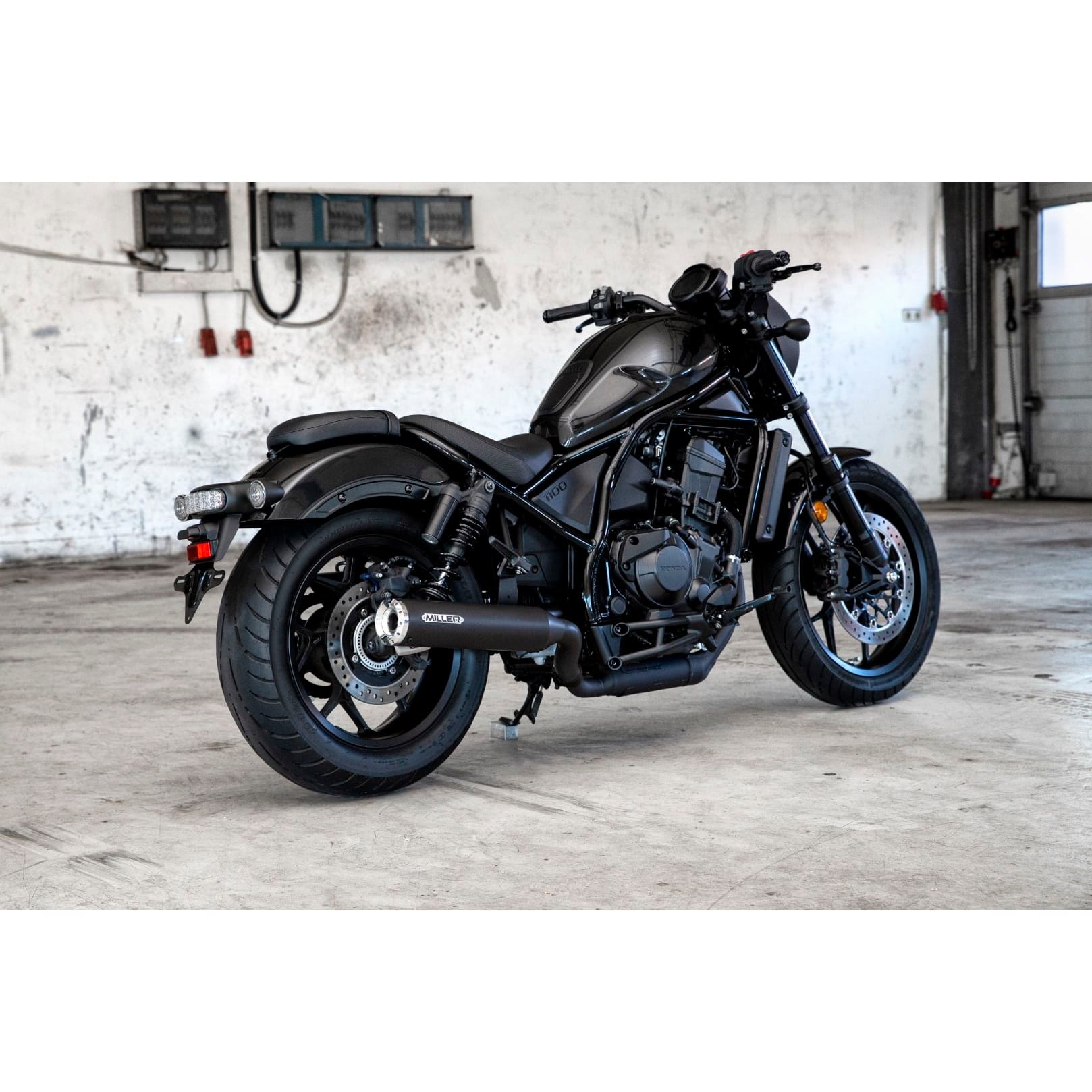 Escape Miller Exhaust Standard negro/pulido para CMX 1100 Rebel 2025-