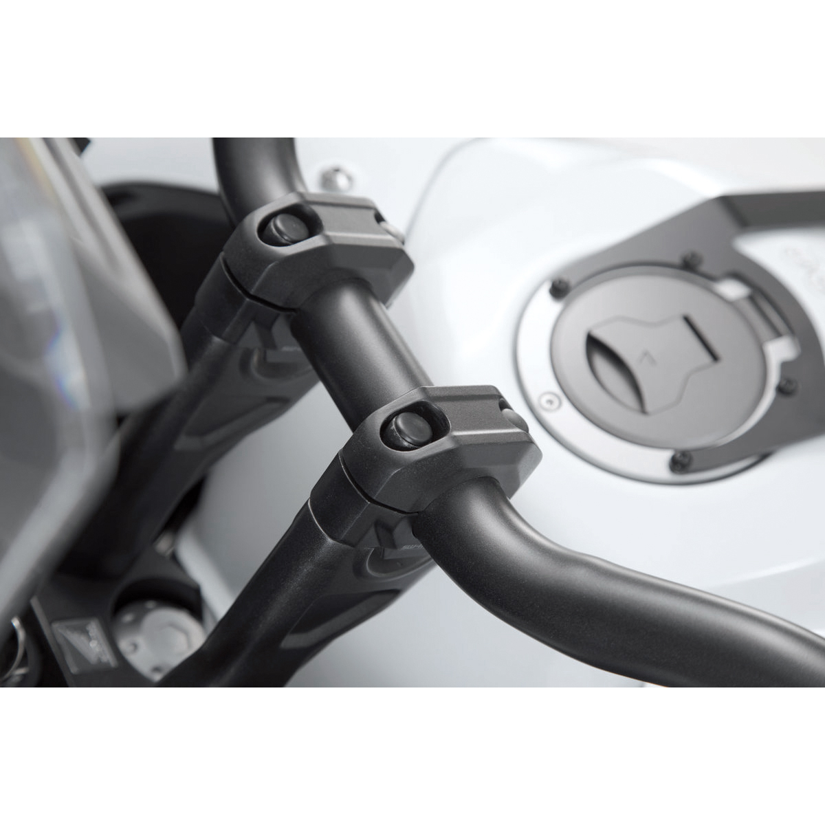 SW-MOTECH-Lenkererhöhung AB für 28mm Lenker um 20mm schwarz-5708831085030130