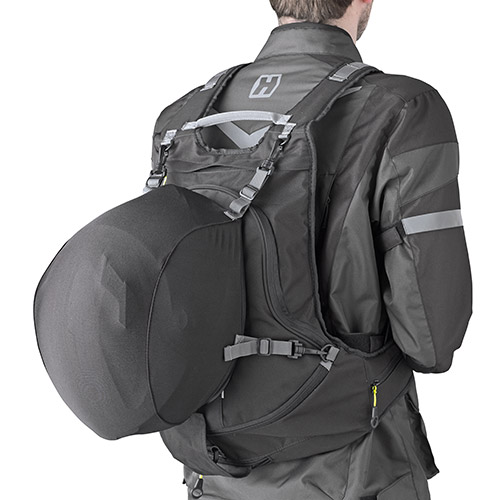 Givi-Rucksack Easy Bag 22-26 Liter mit Helmtasche-5738941190999000