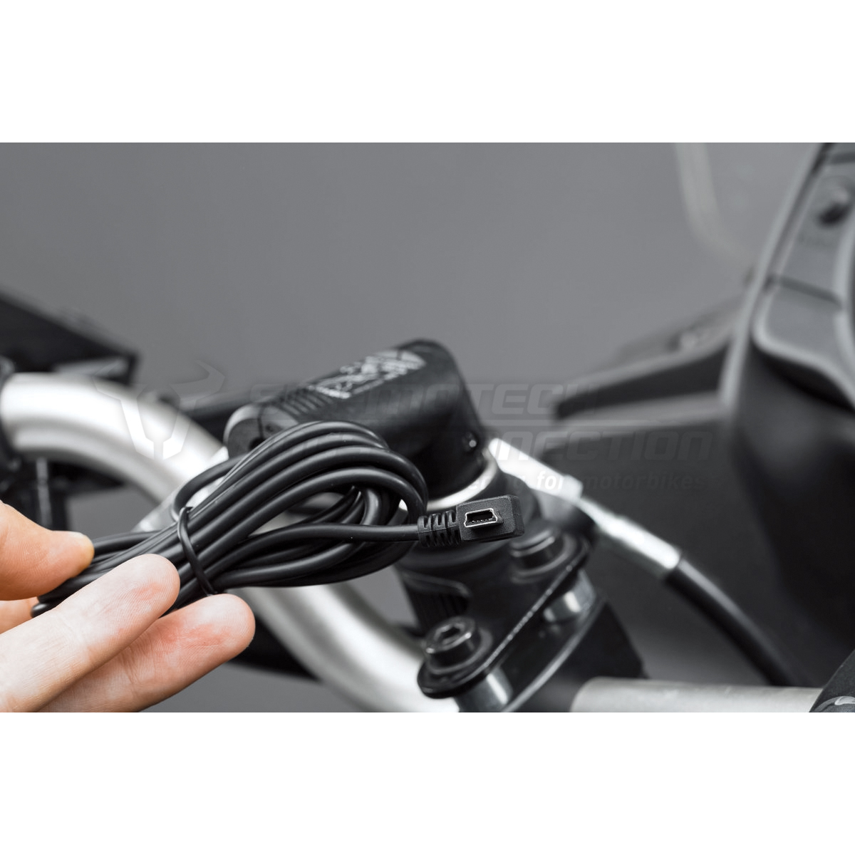 SW-MOTECH-Mini USB Winkeladapter verdrehbar für DIN/ZIG Steckdosen-5696221181005080