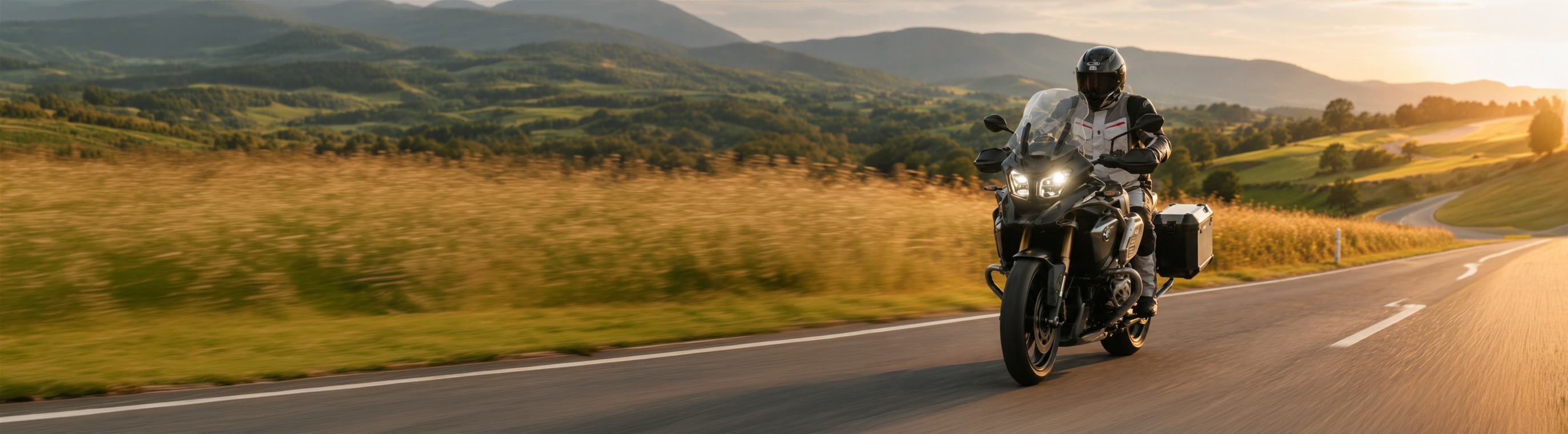 SOMMER TRIFFT TOURING