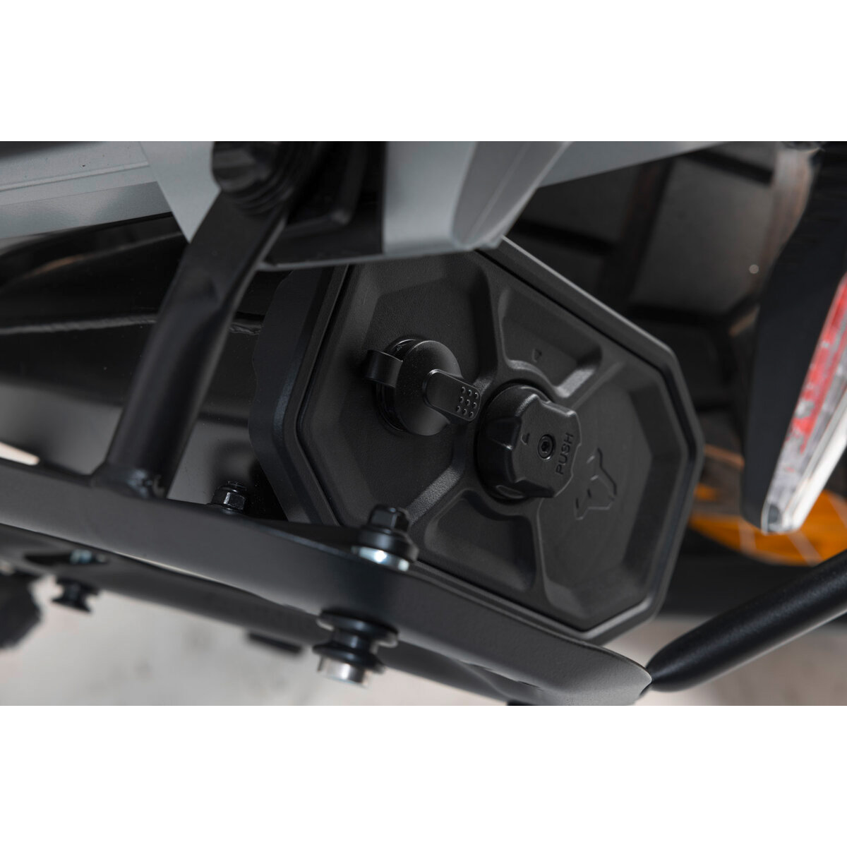 SW-MOTECH-TRAX Toolbox Aluminium für Seitenträger 3300ml-5743771068001000