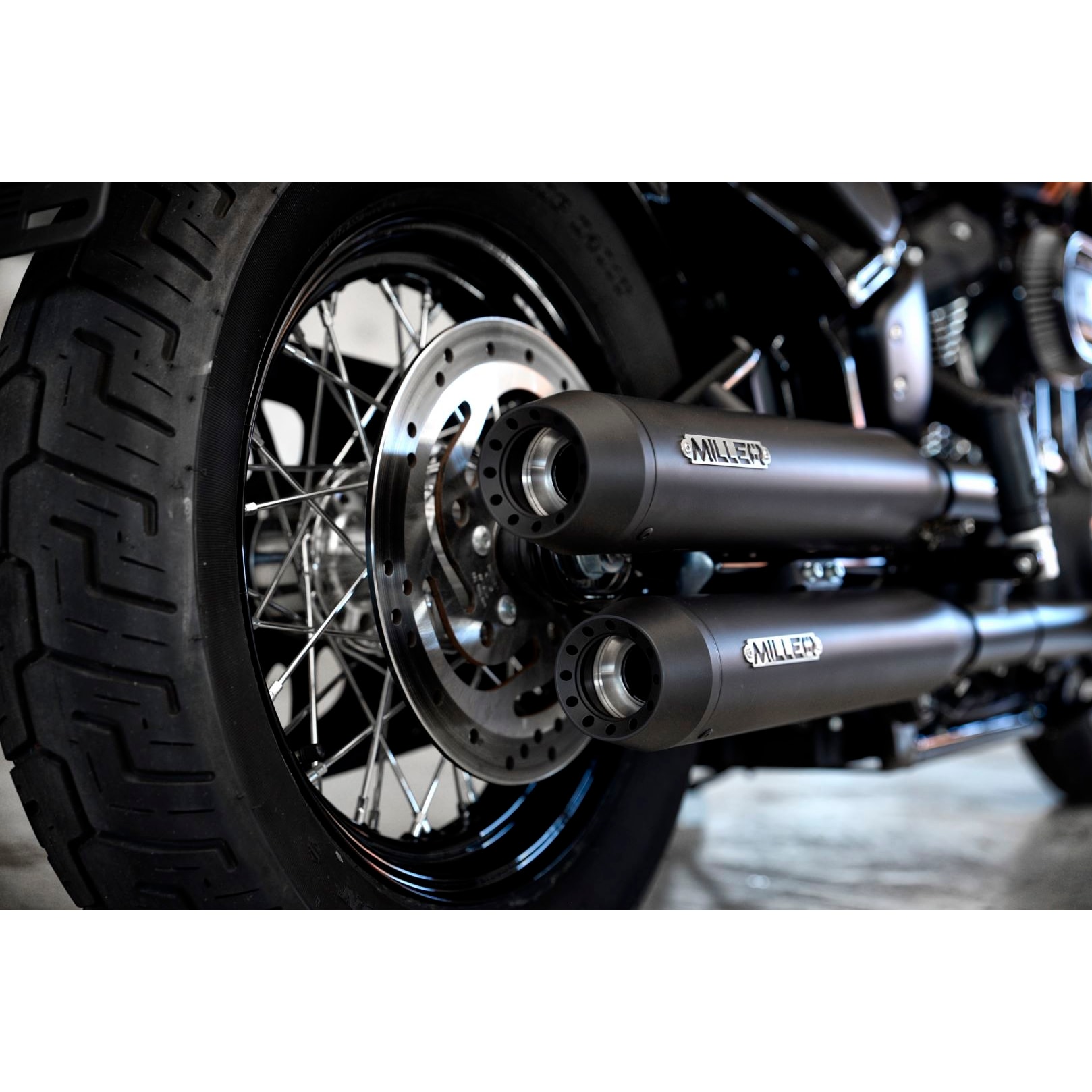 Miller Exhaust Auspuff Paar Tapered schwarz/schwarz für Street Bob 21-24 - Motorradteile & Ersatzteile - Auspuff